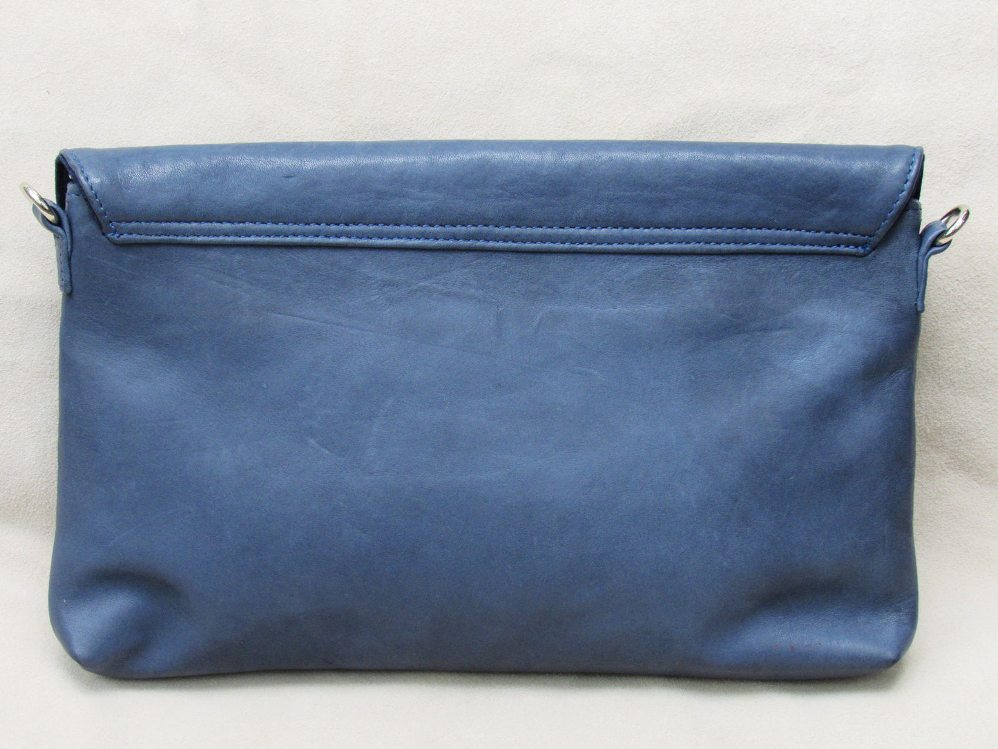 Navy in Wave
