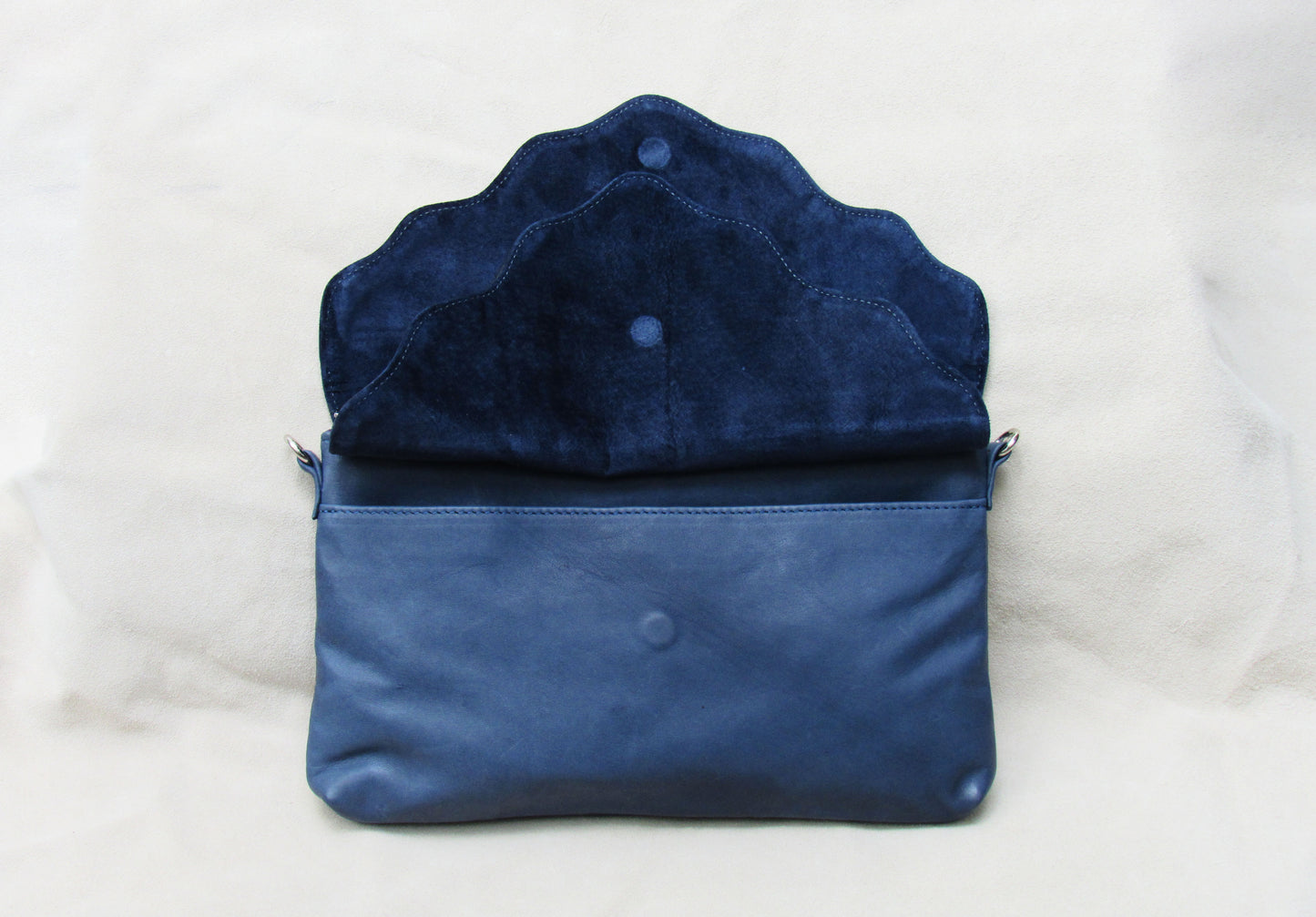 Navy in Wave