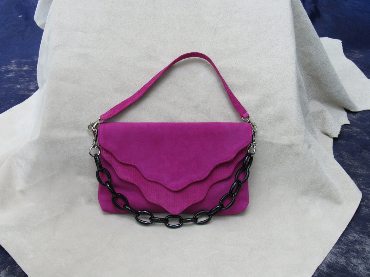 Fuchsia in Wave