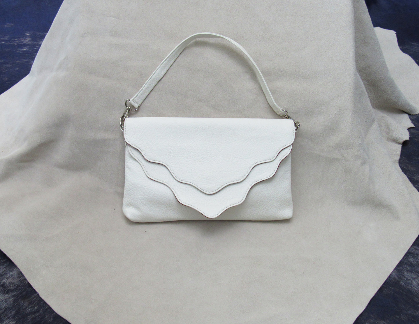 Alabaster in Wave
