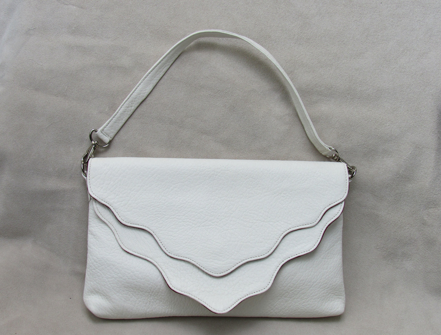 Alabaster in Wave