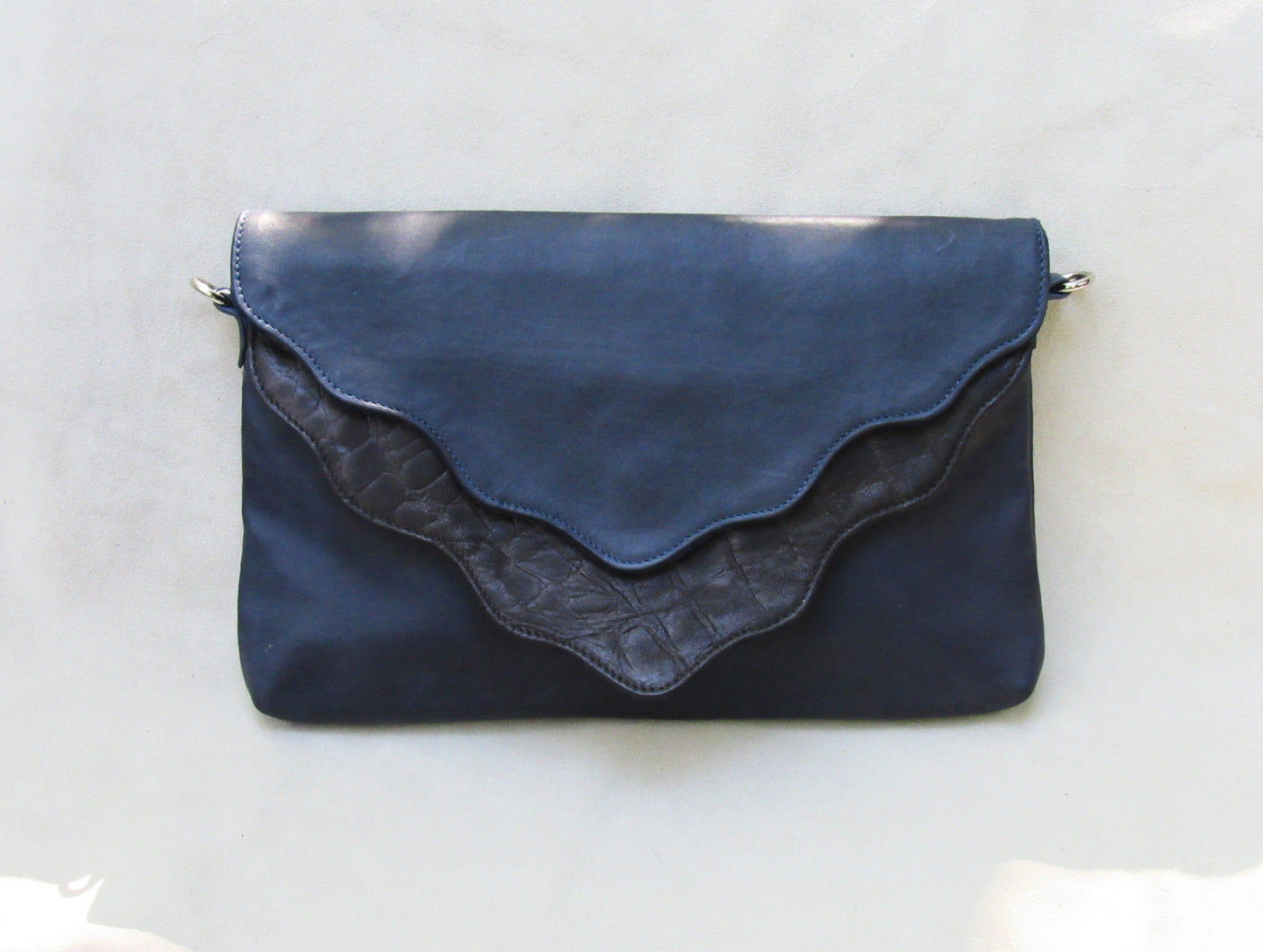 Navy in Wave