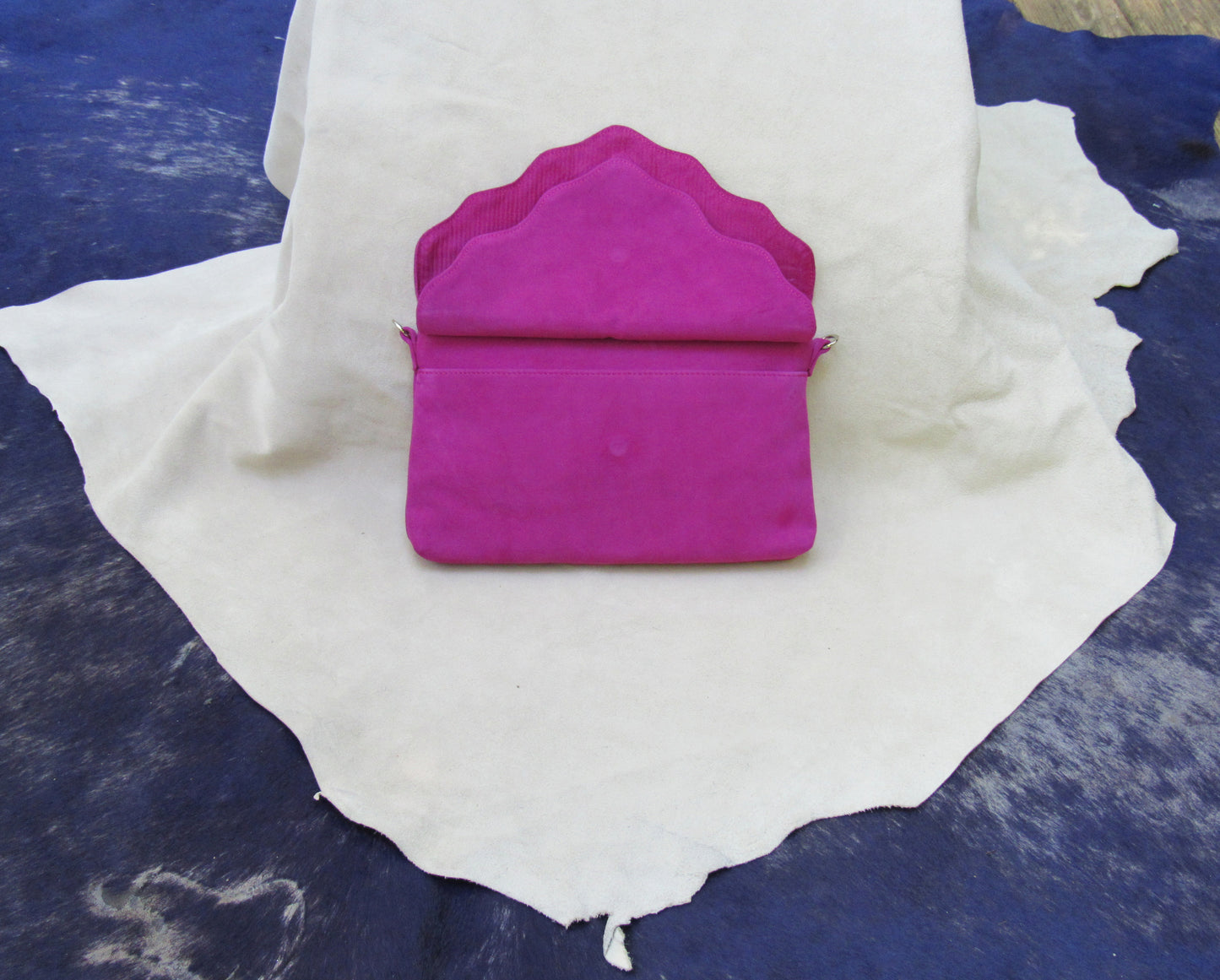 Fuchsia in Wave