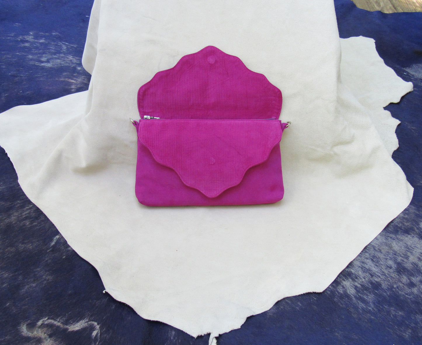 Fuchsia in Wave