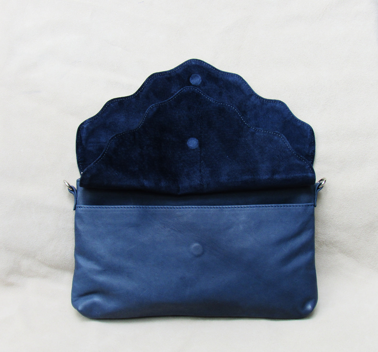 Navy in Wave